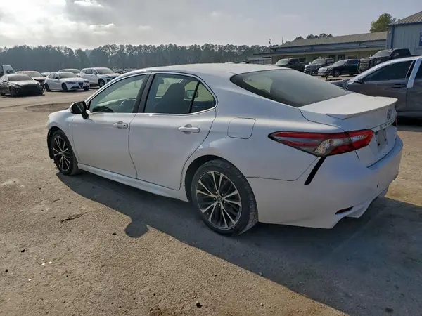 JTNB11HK4J3004565 2018 TOYOTA CAMRY - Image 2