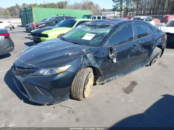 JTNB11HK4J3005795 2018 TOYOTA CAMRY - Image 2