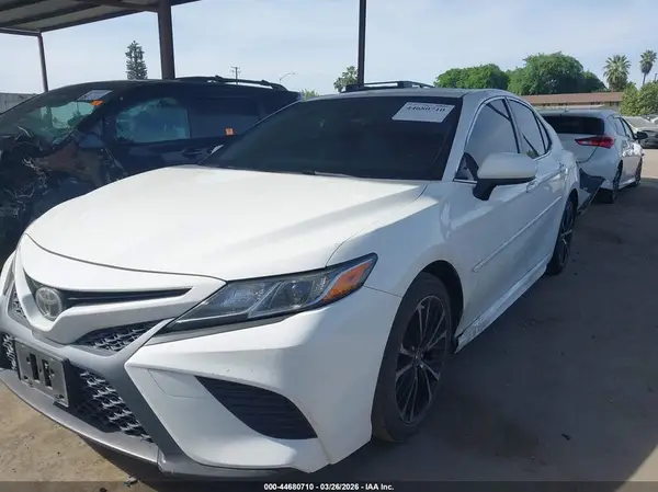 JTNB11HK4J3006526 2018 TOYOTA CAMRY - Image 2