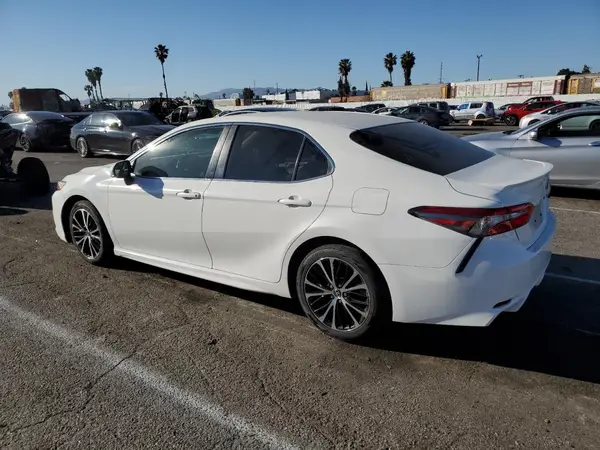 JTNB11HK4J3007367 2018 TOYOTA CAMRY - Image 2
