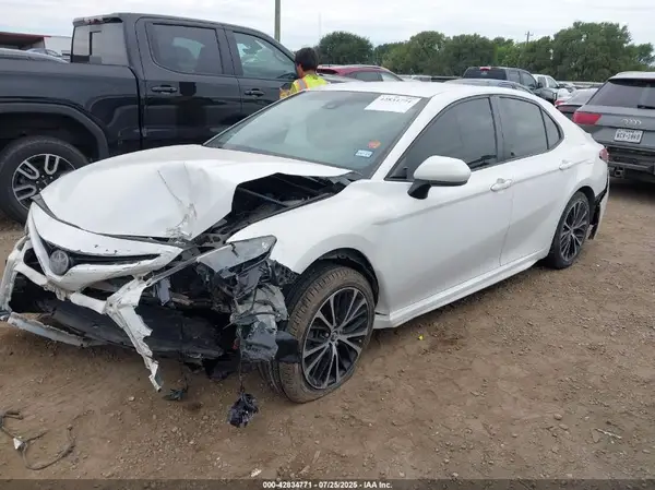 JTNB11HK4J3009331 2018 TOYOTA CAMRY - Image 2