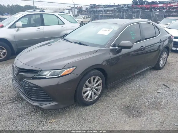 JTNB11HK4J3009538 2018 TOYOTA CAMRY - Image 2