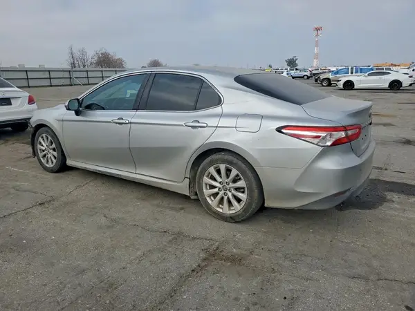 JTNB11HK4J3011953 2018 TOYOTA CAMRY - Image 2