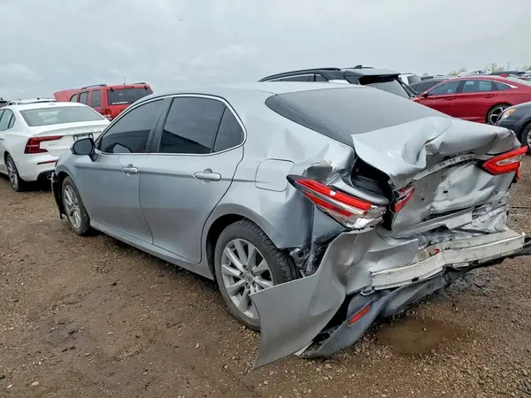 JTNB11HK4J3013086 2018 TOYOTA CAMRY - Image 2