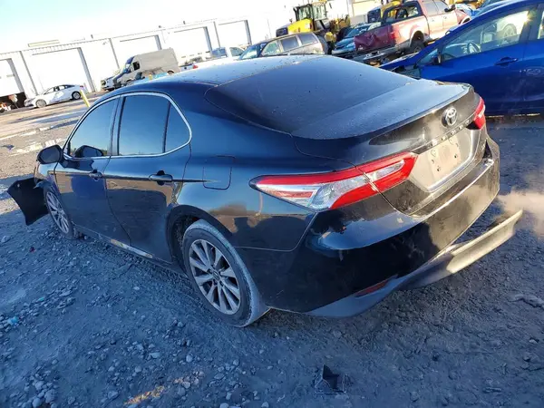 JTNB11HK4J3016585 2018 TOYOTA CAMRY - Image 2