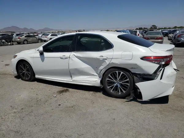 JTNB11HK4J3017672 2018 TOYOTA CAMRY - Image 2