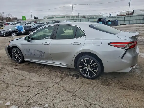 JTNB11HK4J3019082 2018 TOYOTA CAMRY - Image 2