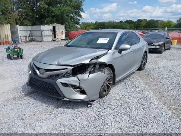 JTNB11HK4J3019258 2018 TOYOTA CAMRY - Image 2