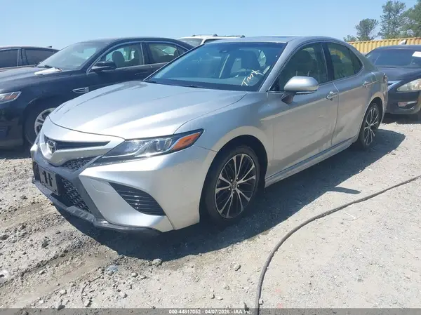 JTNB11HK4J3019325 2018 TOYOTA CAMRY - Image 2