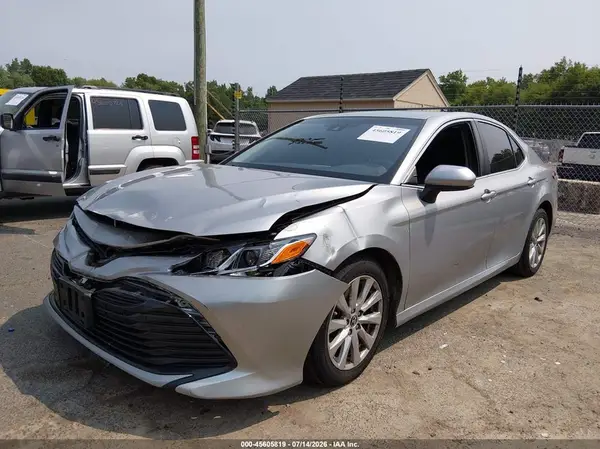 JTNB11HK4J3020880 2018 TOYOTA CAMRY - Image 2