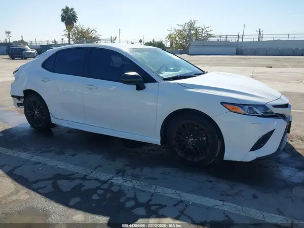 JTNB11HK4J3022287 2018 TOYOTA CAMRY - Image 1