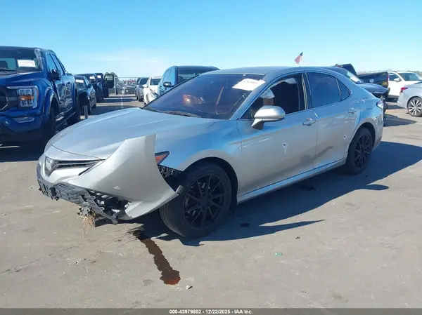 JTNB11HK4J3022564 2018 TOYOTA CAMRY - Image 2