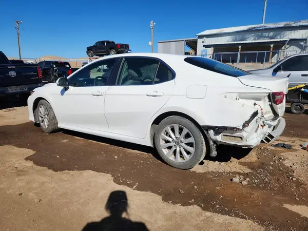 JTNB11HK4J3028087 2018 TOYOTA CAMRY - Image 2