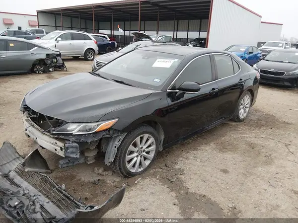 JTNB11HK4J3028395 2018 TOYOTA CAMRY - Image 2