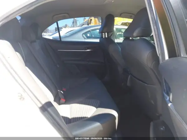 JTNB11HK4J3029398 2018 TOYOTA CAMRY - Image 8
