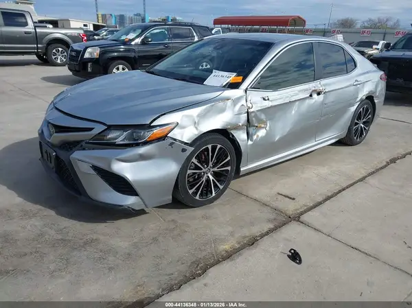 JTNB11HK4J3029790 2018 TOYOTA CAMRY - Image 2