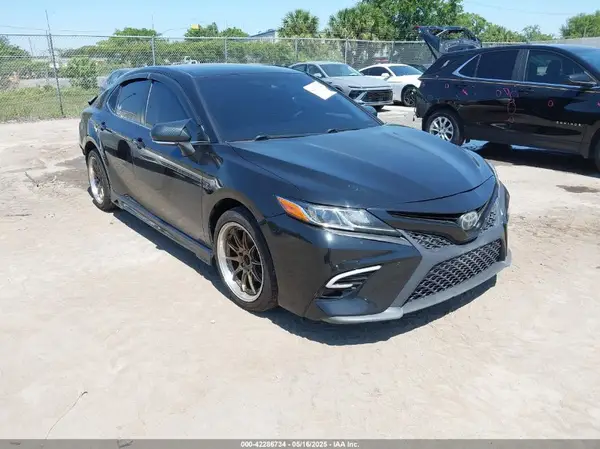 JTNB11HK4J3029921 2018 TOYOTA CAMRY - Image 1