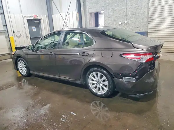 JTNB11HK4J3030812 2018 TOYOTA CAMRY - Image 2