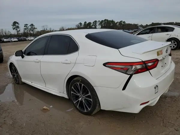 JTNB11HK4J3031278 2018 TOYOTA CAMRY - Image 2