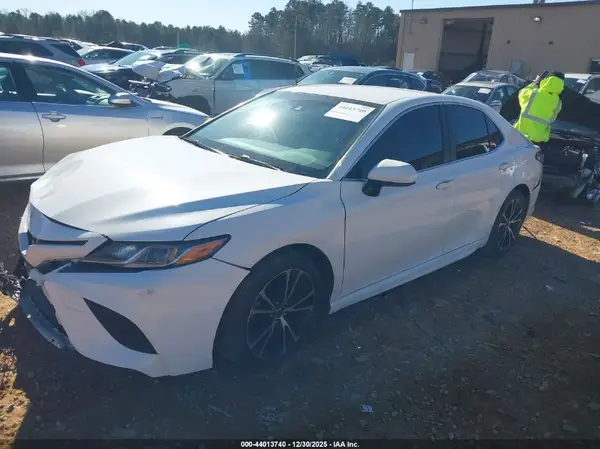 JTNB11HK4J3033788 2018 TOYOTA CAMRY - Image 2