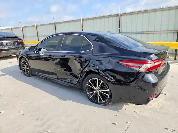 JTNB11HK4J3033810 2018 TOYOTA CAMRY - Image 2