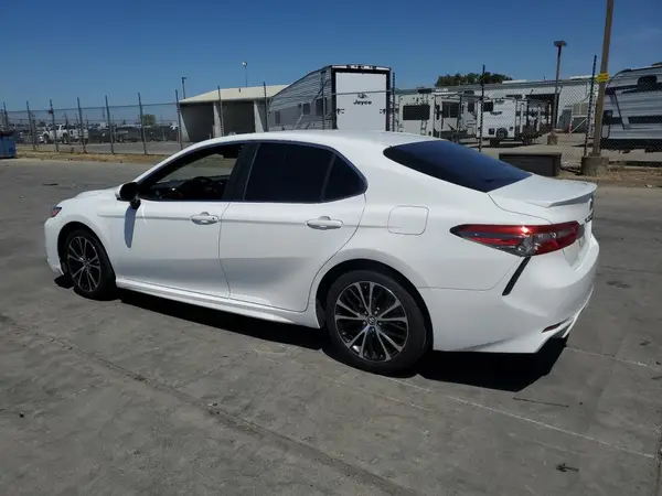 JTNB11HK4J3039283 2018 TOYOTA CAMRY - Image 2