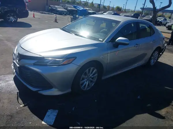 JTNB11HK4J3040434 2018 TOYOTA CAMRY - Image 2