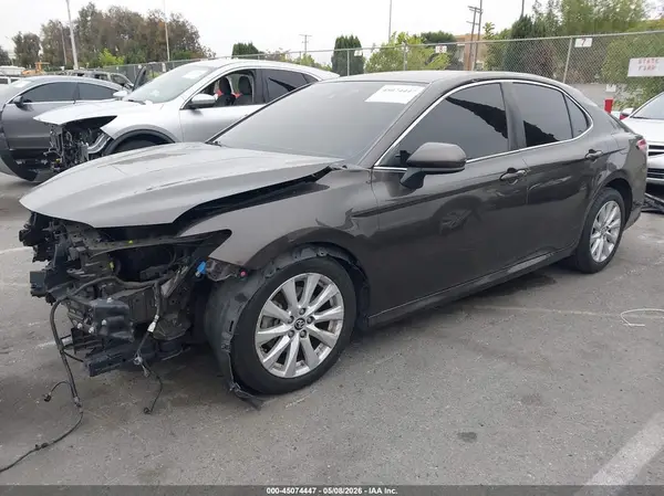 JTNB11HK4J3047285 2018 TOYOTA CAMRY - Image 2
