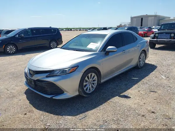 JTNB11HK4J3047612 2018 TOYOTA CAMRY - Image 2