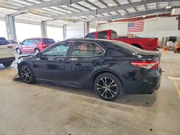 JTNB11HK4J3048033 2018 TOYOTA CAMRY - Image 2