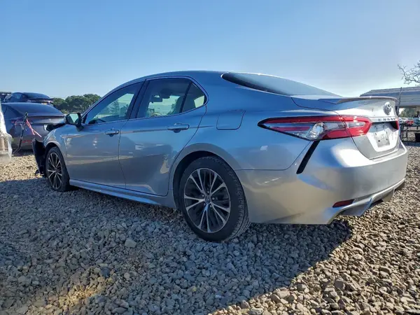 JTNB11HK4J3049540 2018 TOYOTA CAMRY - Image 2
