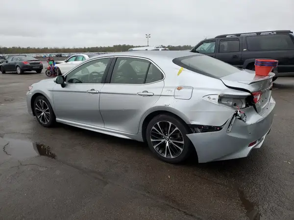JTNB11HK4J3050395 2018 TOYOTA CAMRY - Image 2