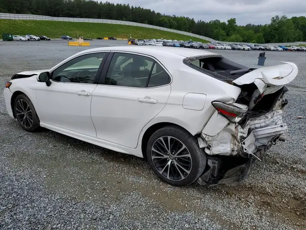 JTNB11HK4J3071134 2018 TOYOTA CAMRY - Image 2