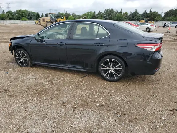 JTNB11HK5J3000329 2018 TOYOTA CAMRY - Image 2