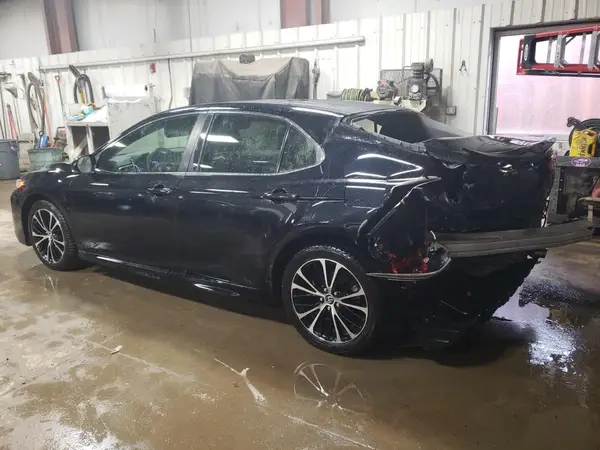 JTNB11HK5J3000444 2018 TOYOTA CAMRY - Image 2