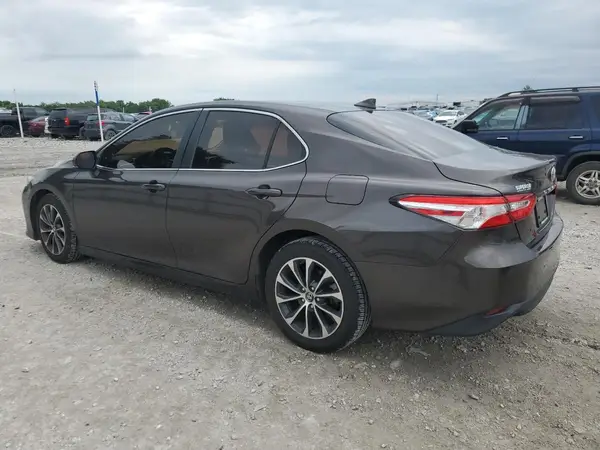 JTNB11HK5J3001044 2018 TOYOTA CAMRY - Image 2