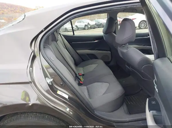 JTNB11HK5J3002467 2018 TOYOTA CAMRY - Image 8