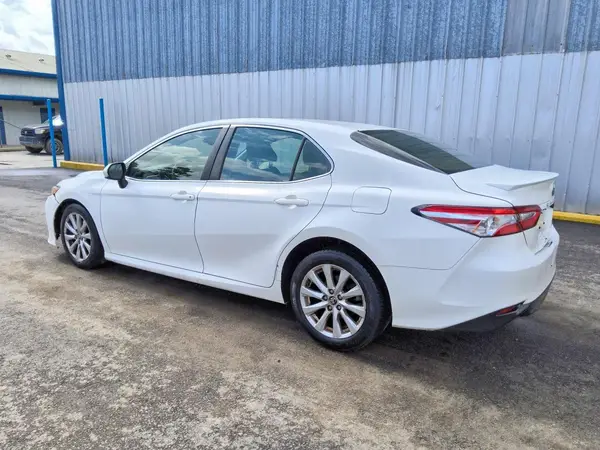 JTNB11HK5J3004428 2018 TOYOTA CAMRY - Image 2