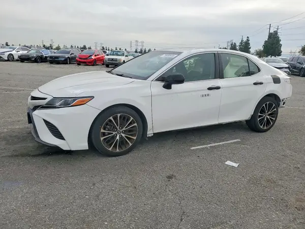 JTNB11HK5J3005126 2018 TOYOTA CAMRY - Image 1