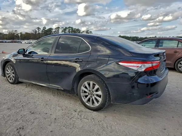 JTNB11HK5J3006535 2018 TOYOTA CAMRY - Image 2