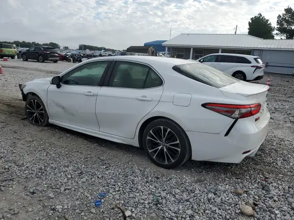 JTNB11HK5J3008463 2018 TOYOTA CAMRY - Image 2