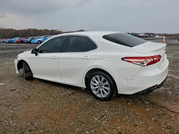 JTNB11HK5J3009113 2018 TOYOTA CAMRY - Image 2