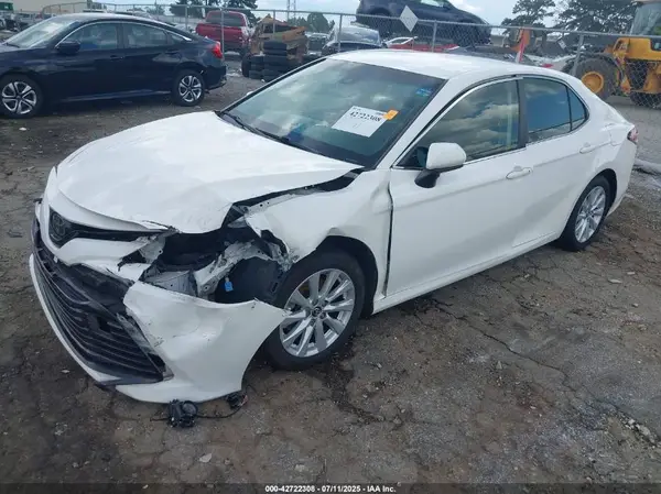 JTNB11HK5J3012884 2018 TOYOTA CAMRY - Image 2