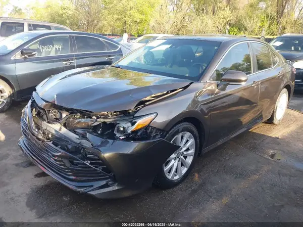 JTNB11HK5J3013016 2018 TOYOTA CAMRY - Image 2
