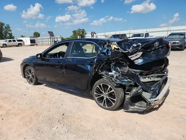 JTNB11HK5J3013601 2018 TOYOTA CAMRY - Image 2