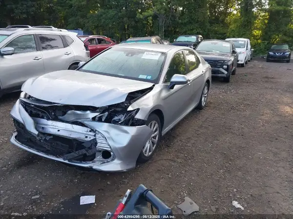 JTNB11HK5J3016840 2018 TOYOTA CAMRY - Image 2