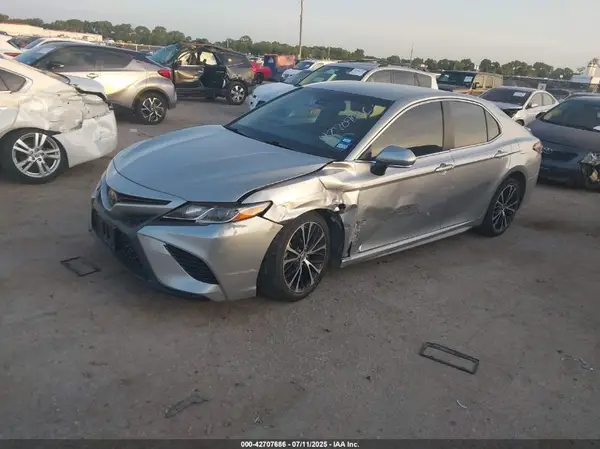 JTNB11HK5J3017941 2018 TOYOTA CAMRY - Image 2