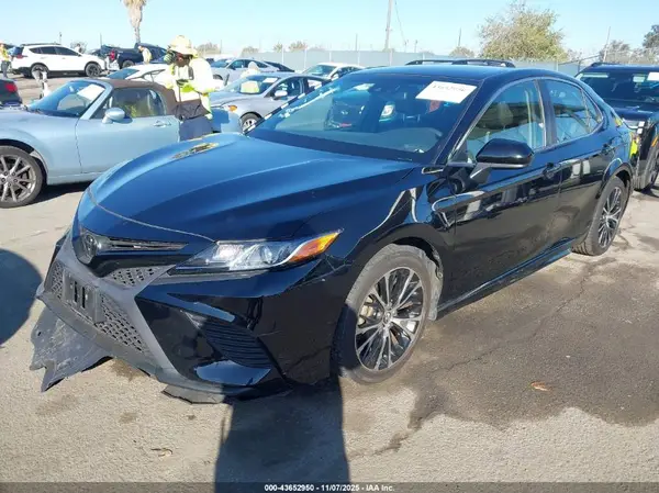 JTNB11HK5J3018507 2018 TOYOTA CAMRY - Image 2