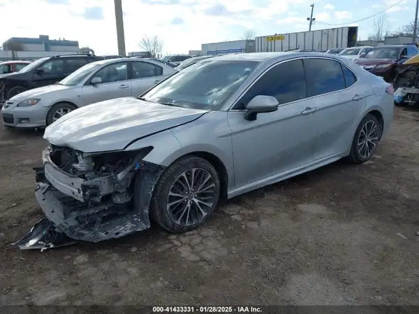 JTNB11HK5J3020709 2018 TOYOTA CAMRY - Image 2