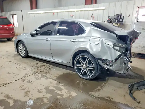 JTNB11HK5J3020712 2018 TOYOTA CAMRY - Image 2